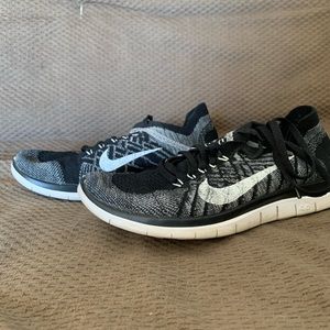 Nike Free Run Tennis Shoes